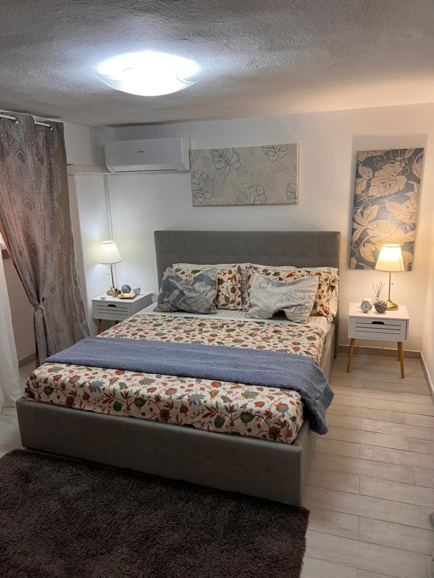 Casa Vacanze Manzoni 29 カリアリ エクステリア 写真