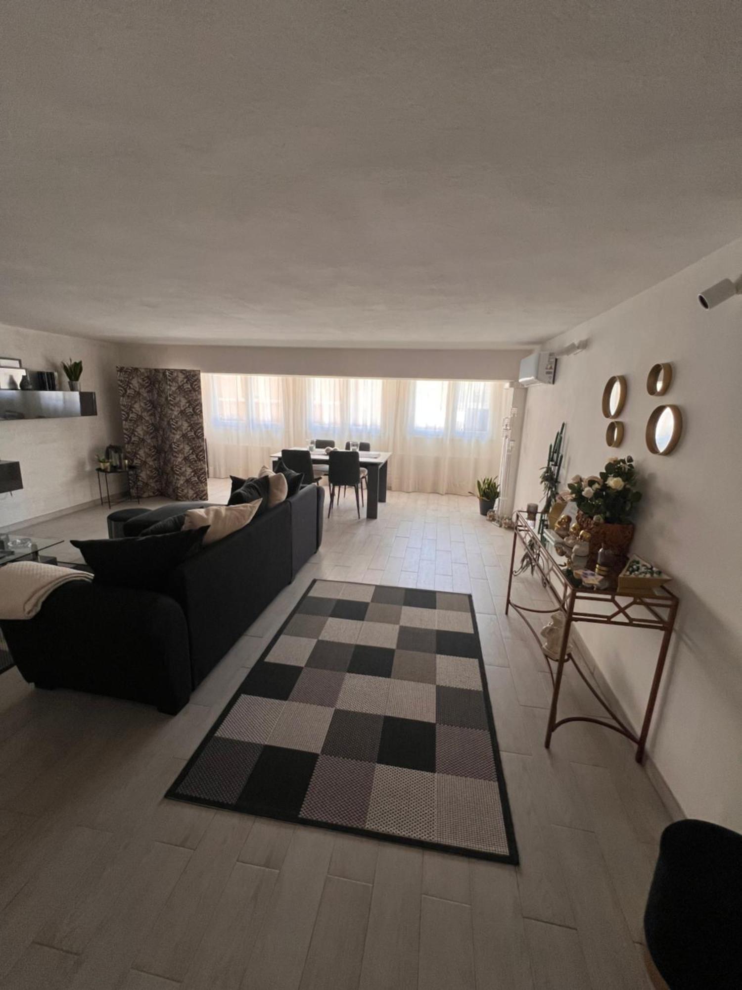 Casa Vacanze Manzoni 29 カリアリ エクステリア 写真